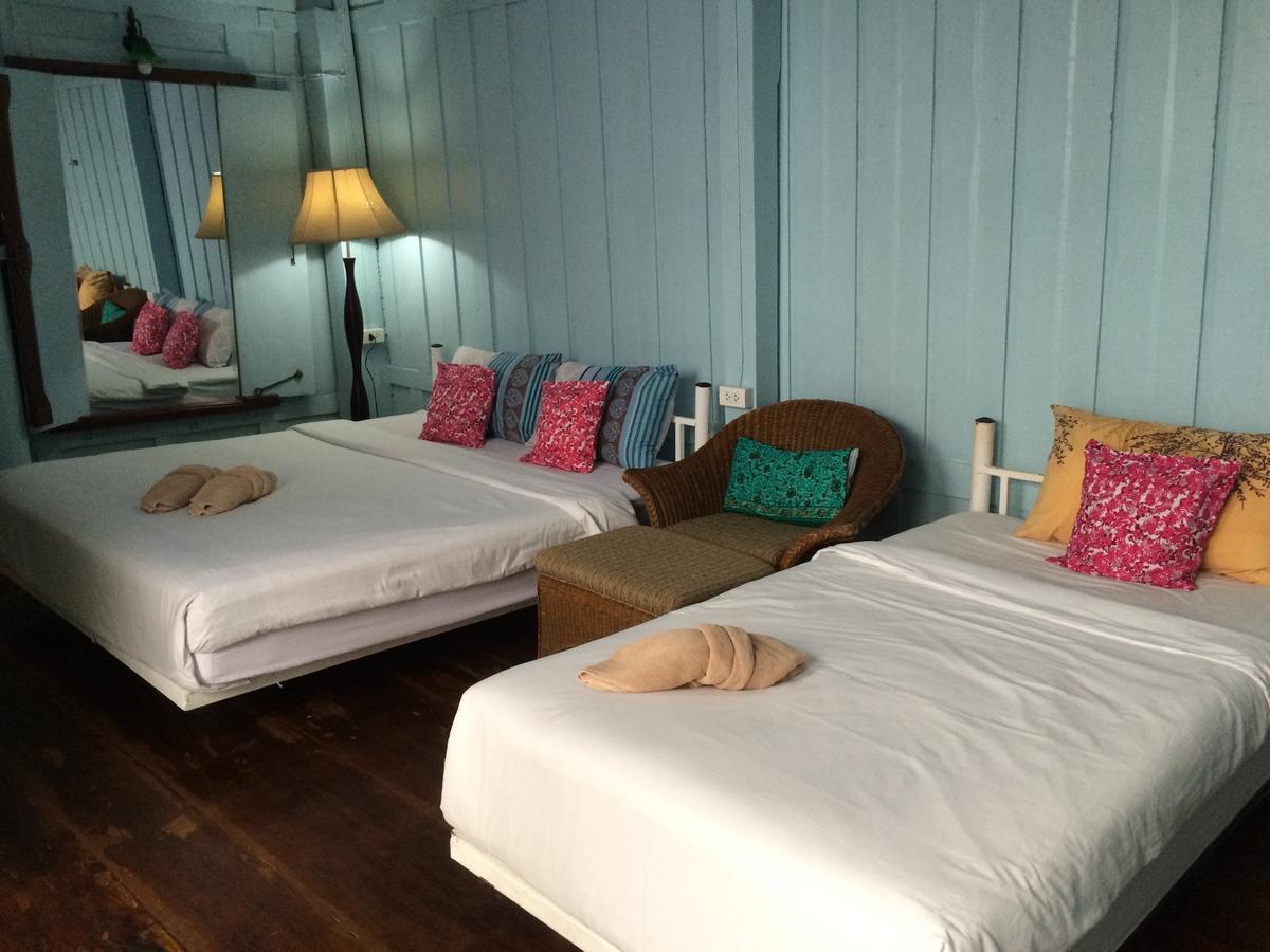 Goodmorning By Tamarind Hostel Phra Nakhon Si Ayutthaya Exterior photo